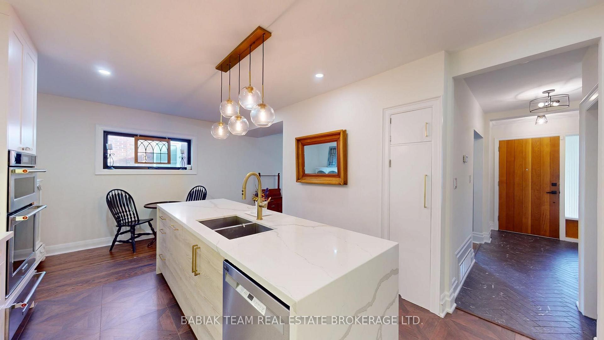 Photo 22 of Unit Main & Upper, 90 Burnhamthorpe Road, Etobicoke, Islington-City Centre West — HOMEH