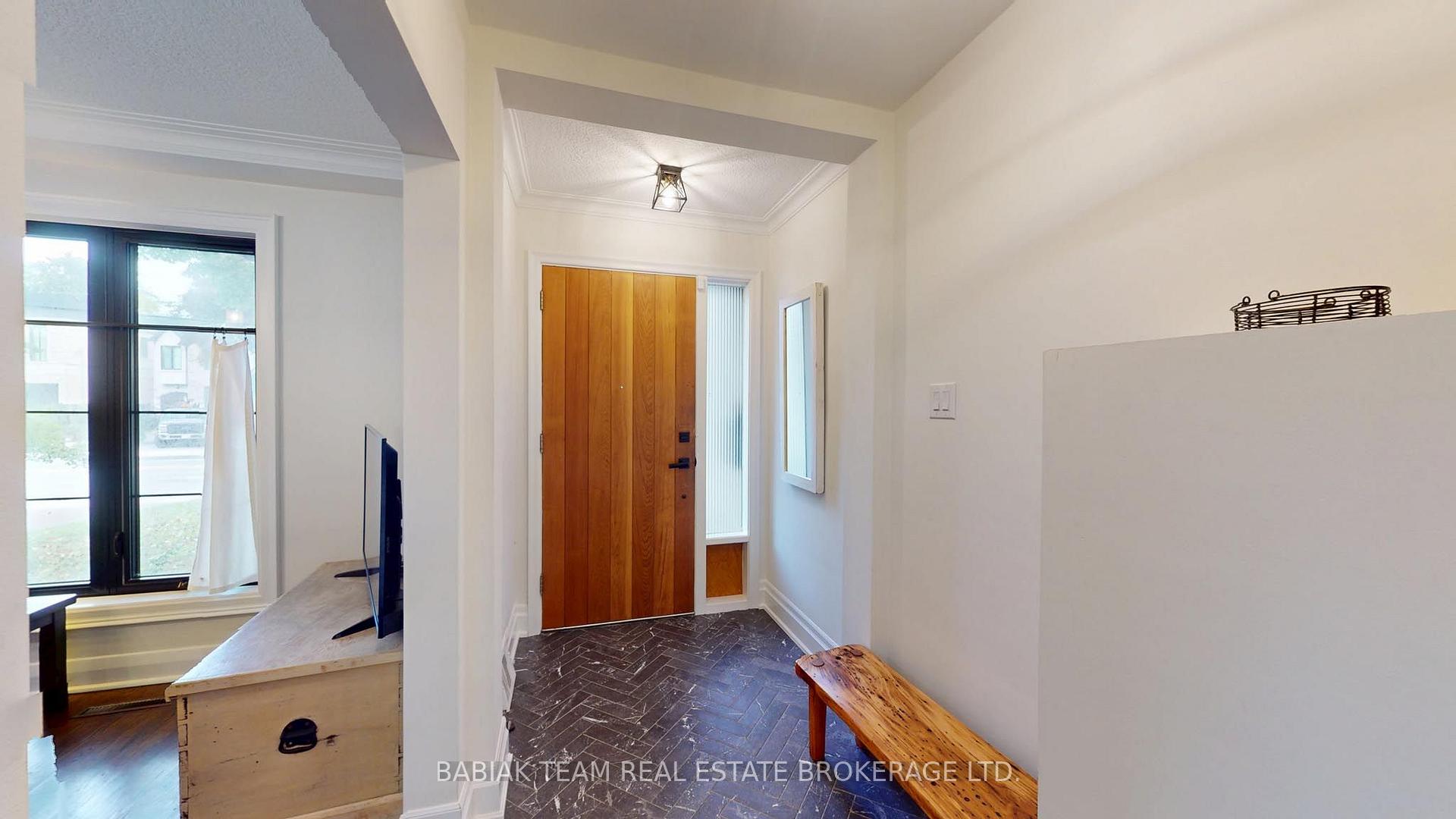 Photo 25 of Unit Main & Upper, 90 Burnhamthorpe Road, Etobicoke, Islington-City Centre West — HOMEH