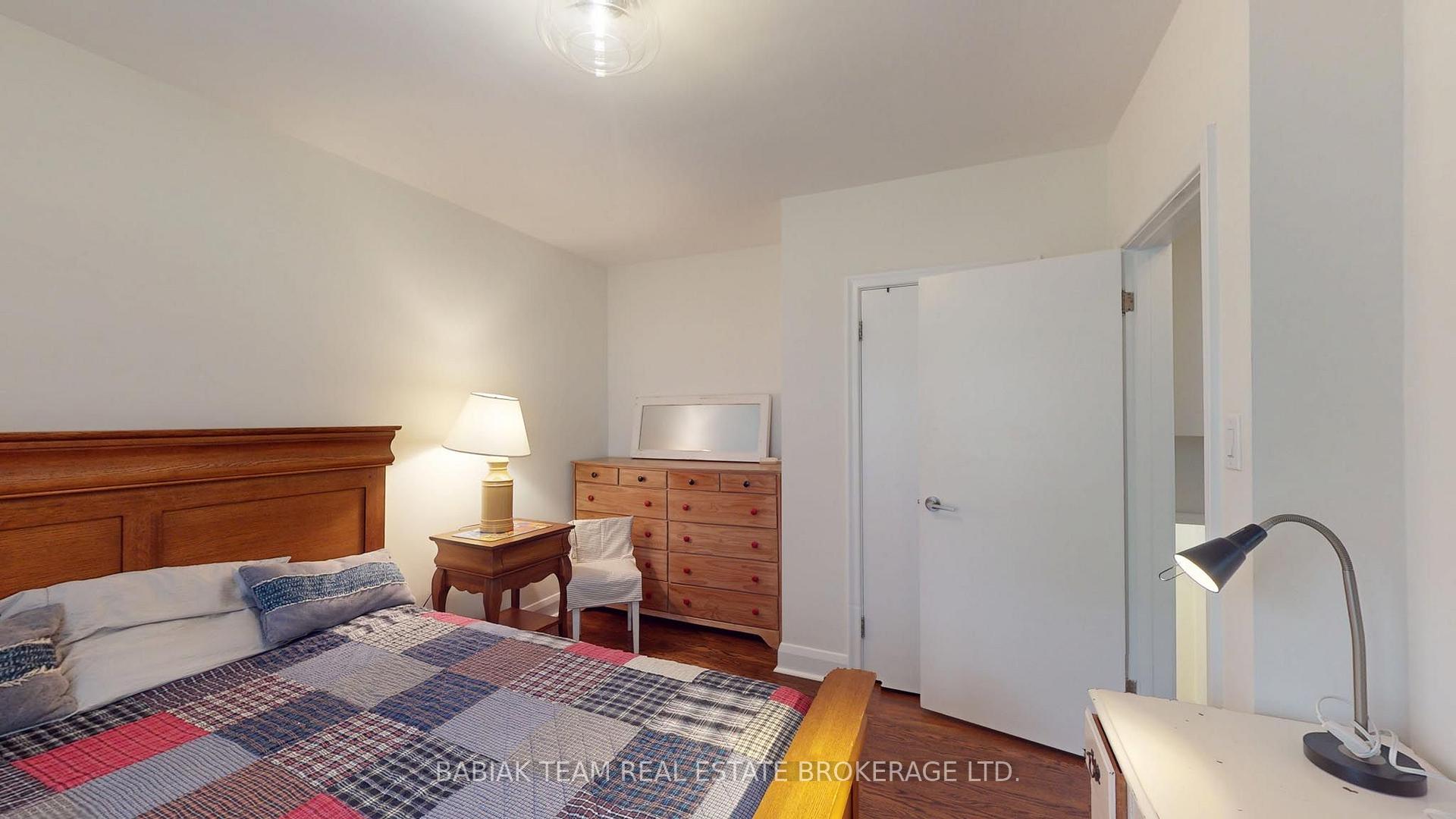 Photo 31 of Unit Main & Upper, 90 Burnhamthorpe Road, Etobicoke, Islington-City Centre West — HOMEH