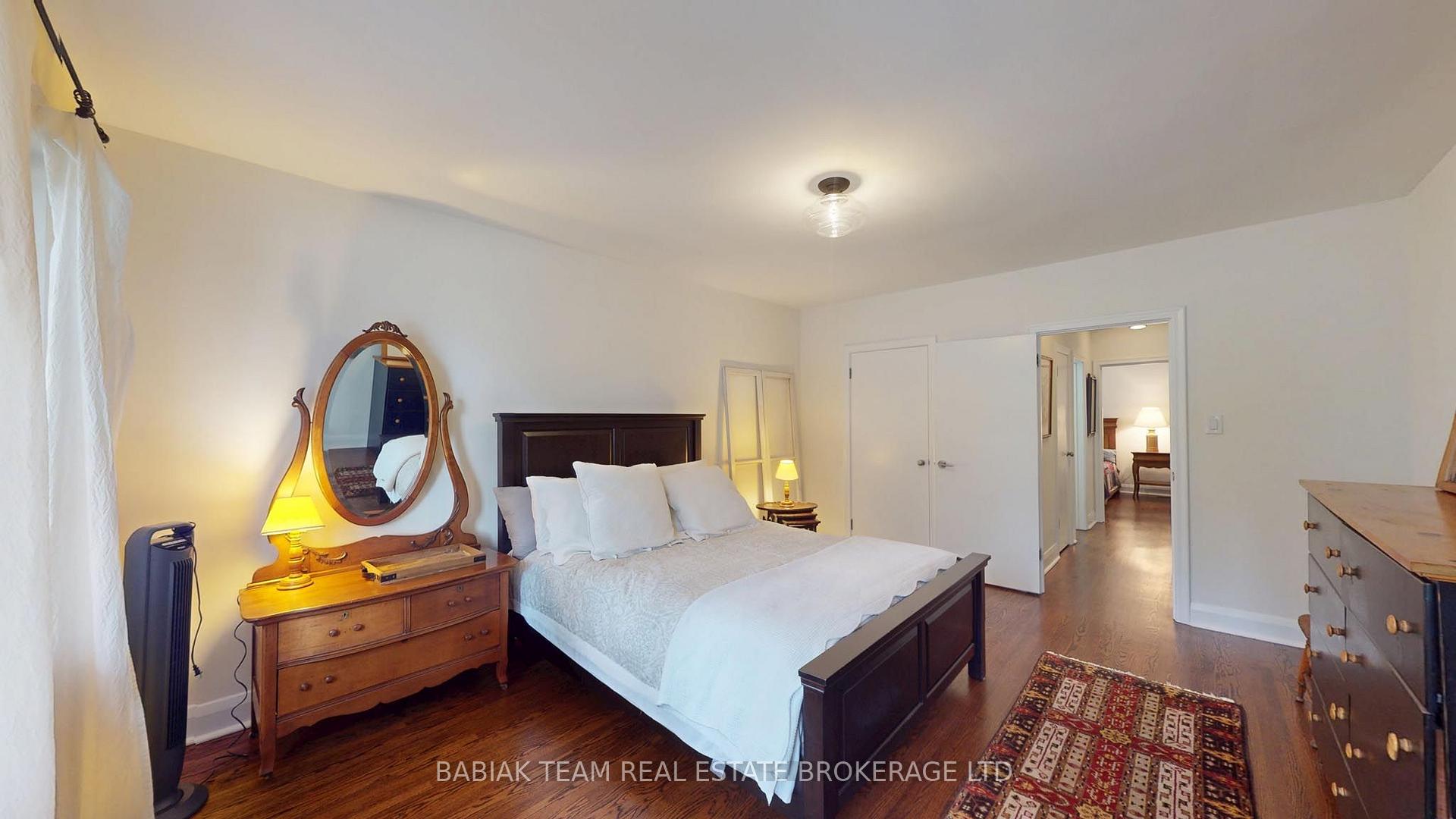 Photo 39 of Unit Main & Upper, 90 Burnhamthorpe Road, Etobicoke, Islington-City Centre West — HOMEH
