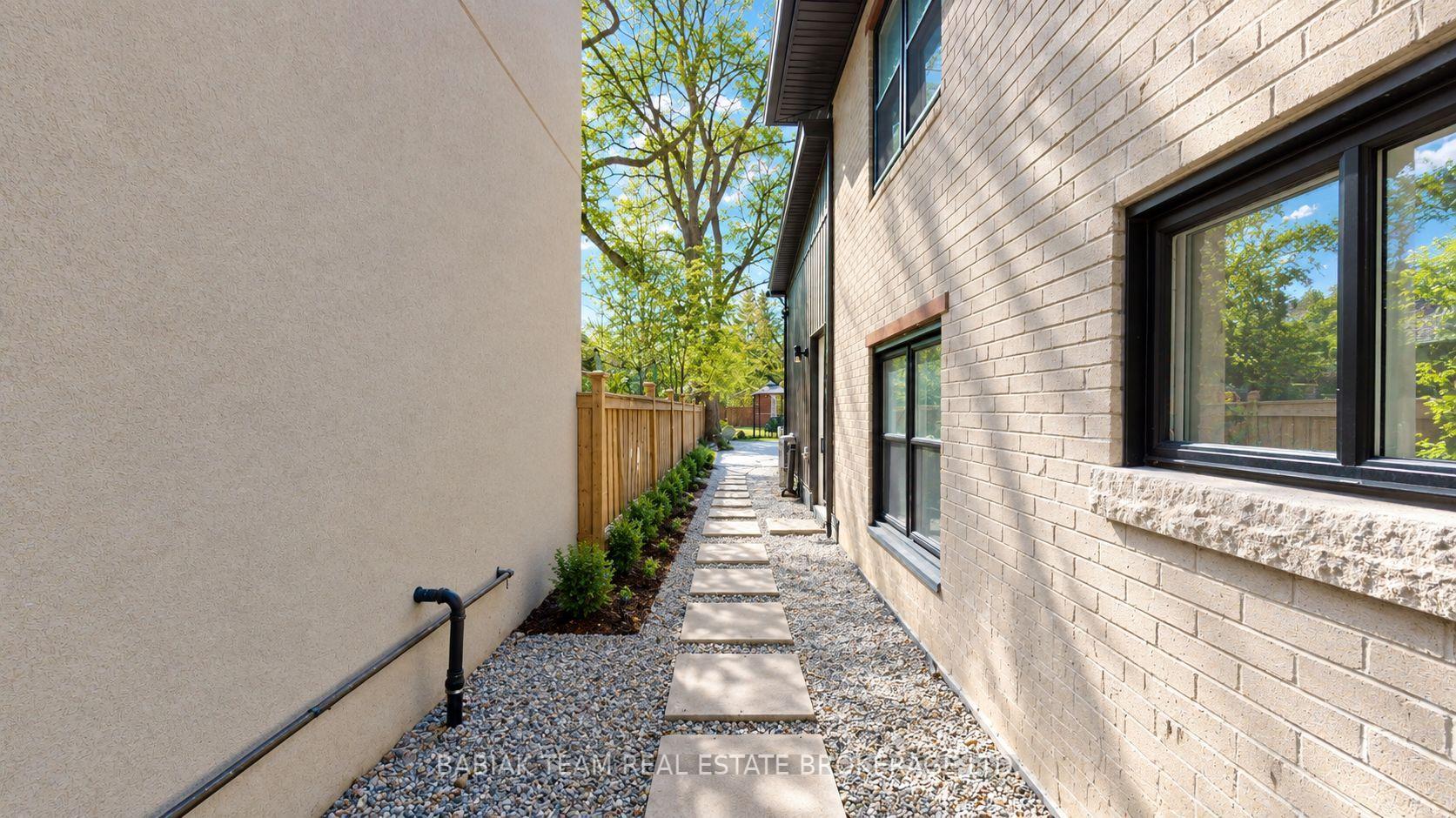 Photo 41 of Unit Main & Upper, 90 Burnhamthorpe Road, Etobicoke, Islington-City Centre West — HOMEH