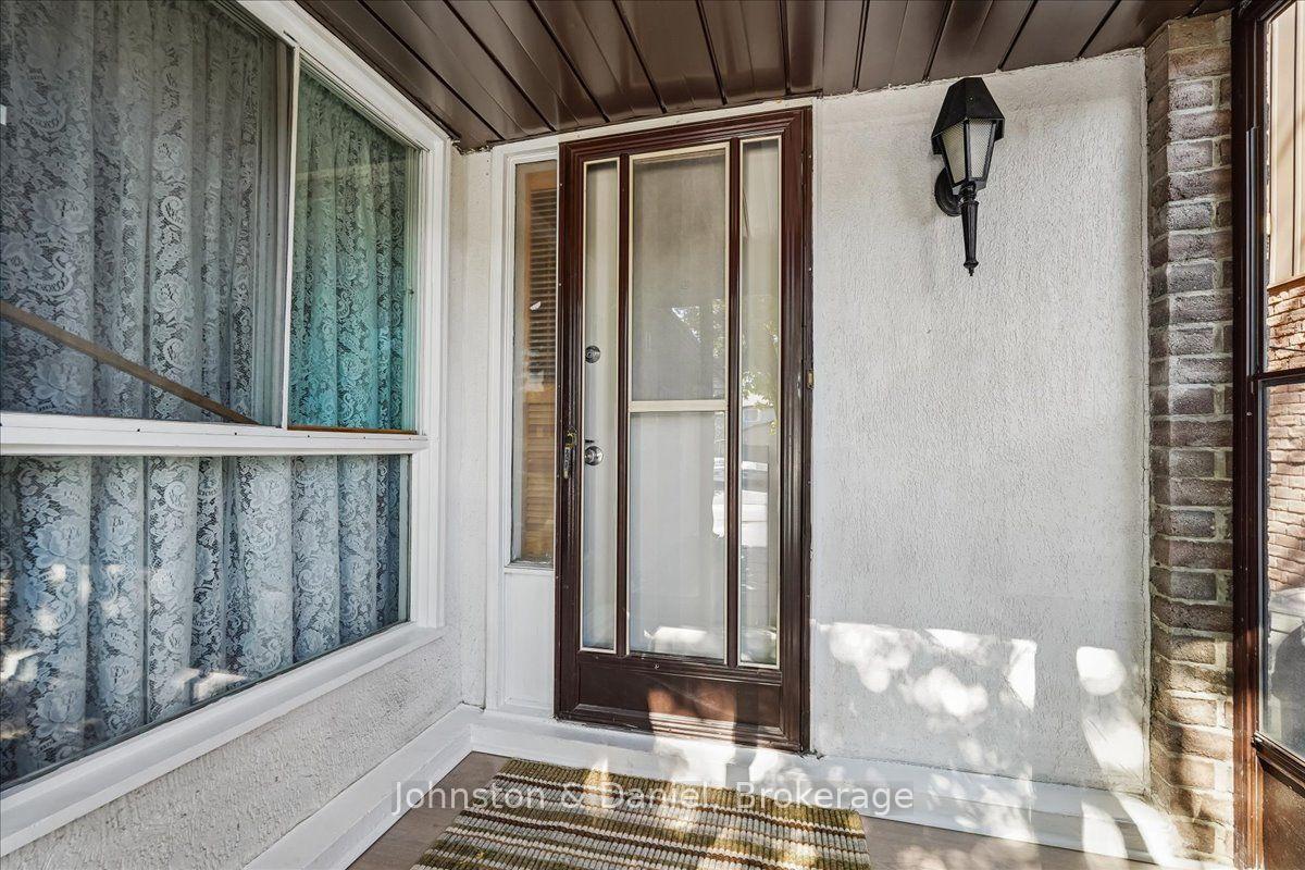 Photo 4 of 22 Fieldview Crescent, Markham, Milliken Mills West — HOMEH