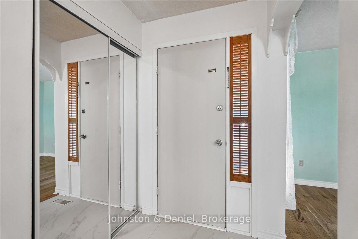 Photo 5 of 22 Fieldview Crescent, Markham, Milliken Mills West — HOMEH