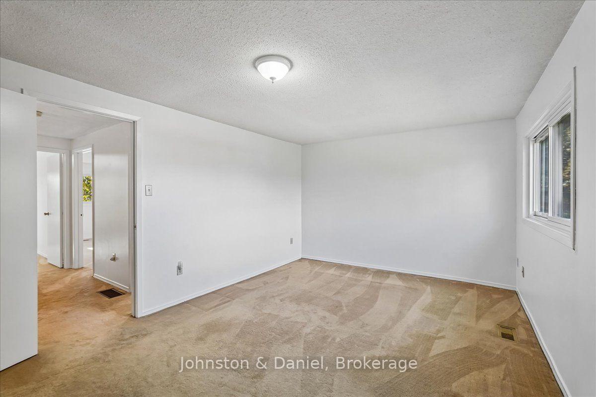 Photo 17 of 22 Fieldview Crescent, Markham, Milliken Mills West — HOMEH