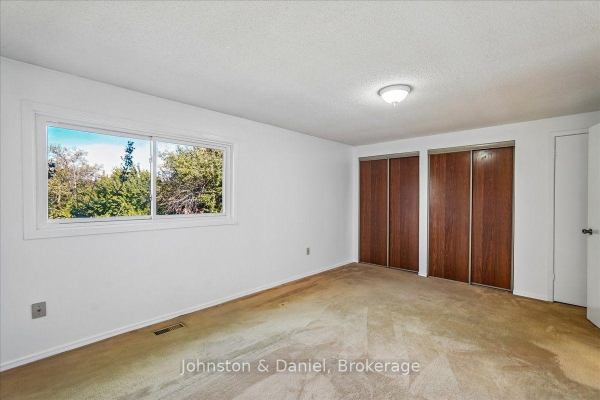 Photo 18 of 22 Fieldview Crescent, Markham, Milliken Mills West — HOMEH
