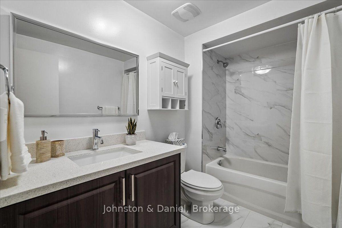 Photo 23 of 22 Fieldview Crescent, Markham, Milliken Mills West — HOMEH