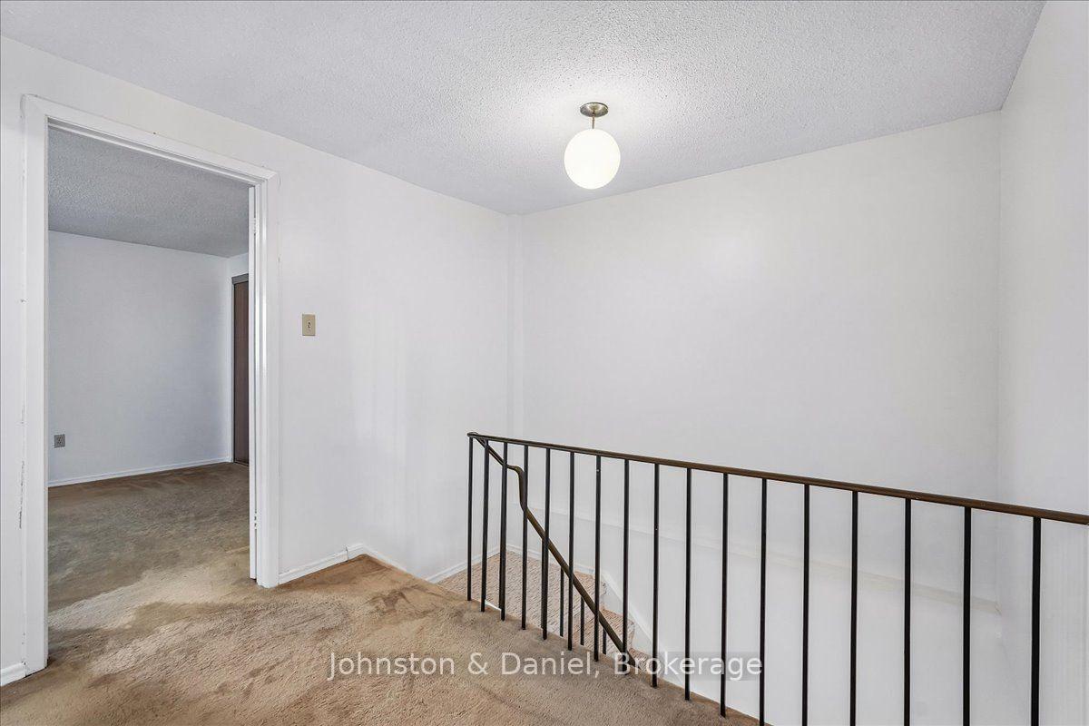 Photo 24 of 22 Fieldview Crescent, Markham, Milliken Mills West — HOMEH