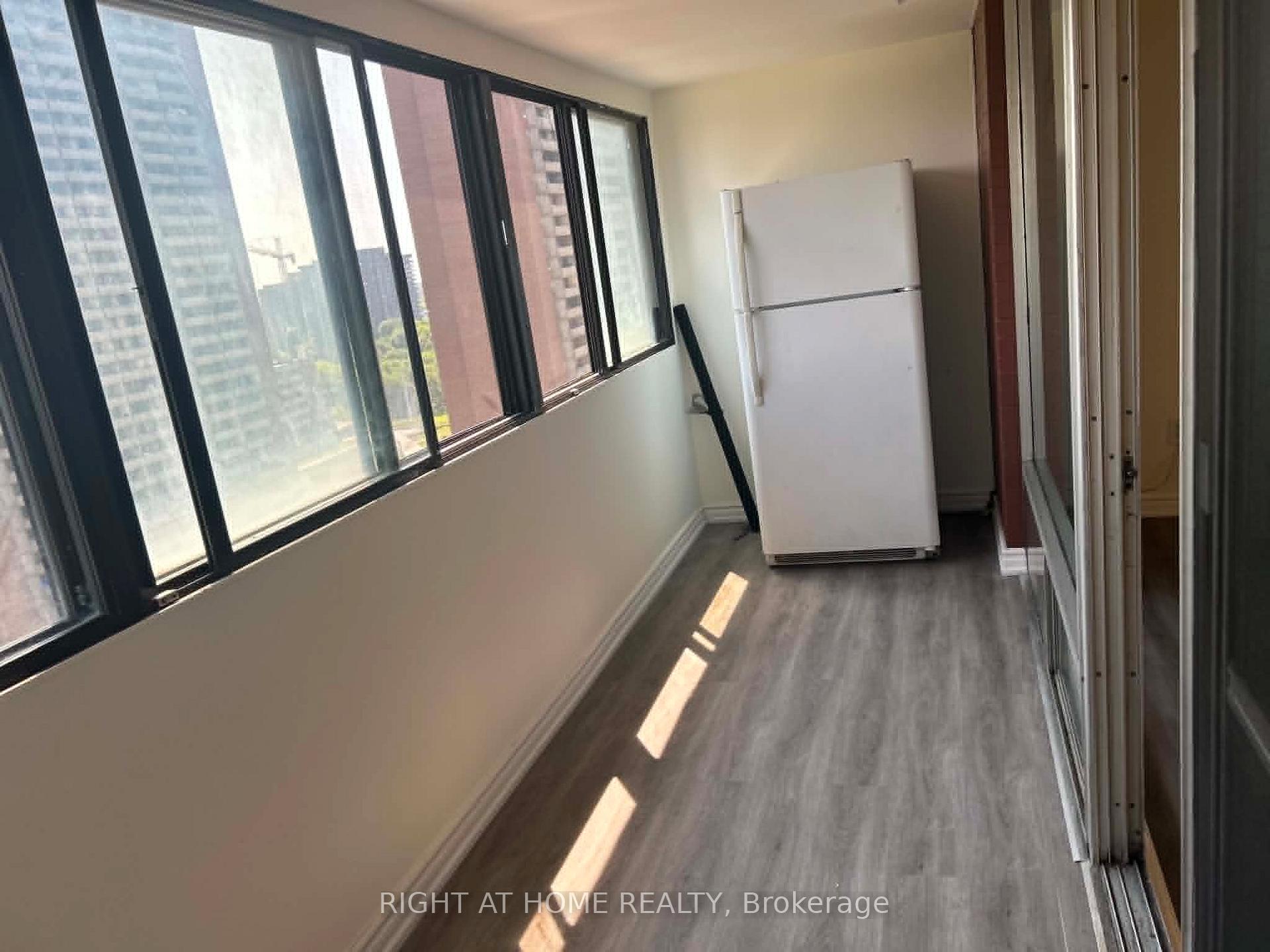 Photo 11 of Unit 1508, 5 Massey Square, Toronto, Crescent Town — HOMEH