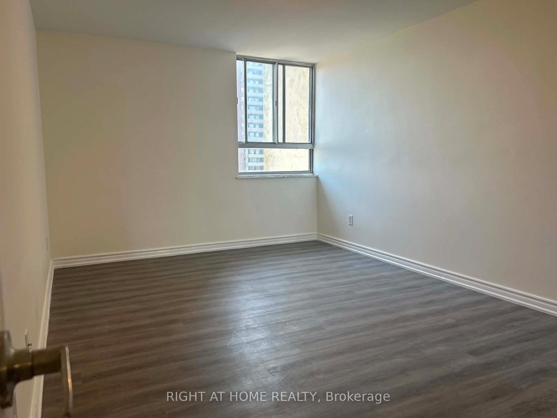 Photo 16 of Unit 1508, 5 Massey Square, Toronto, Crescent Town — HOMEH