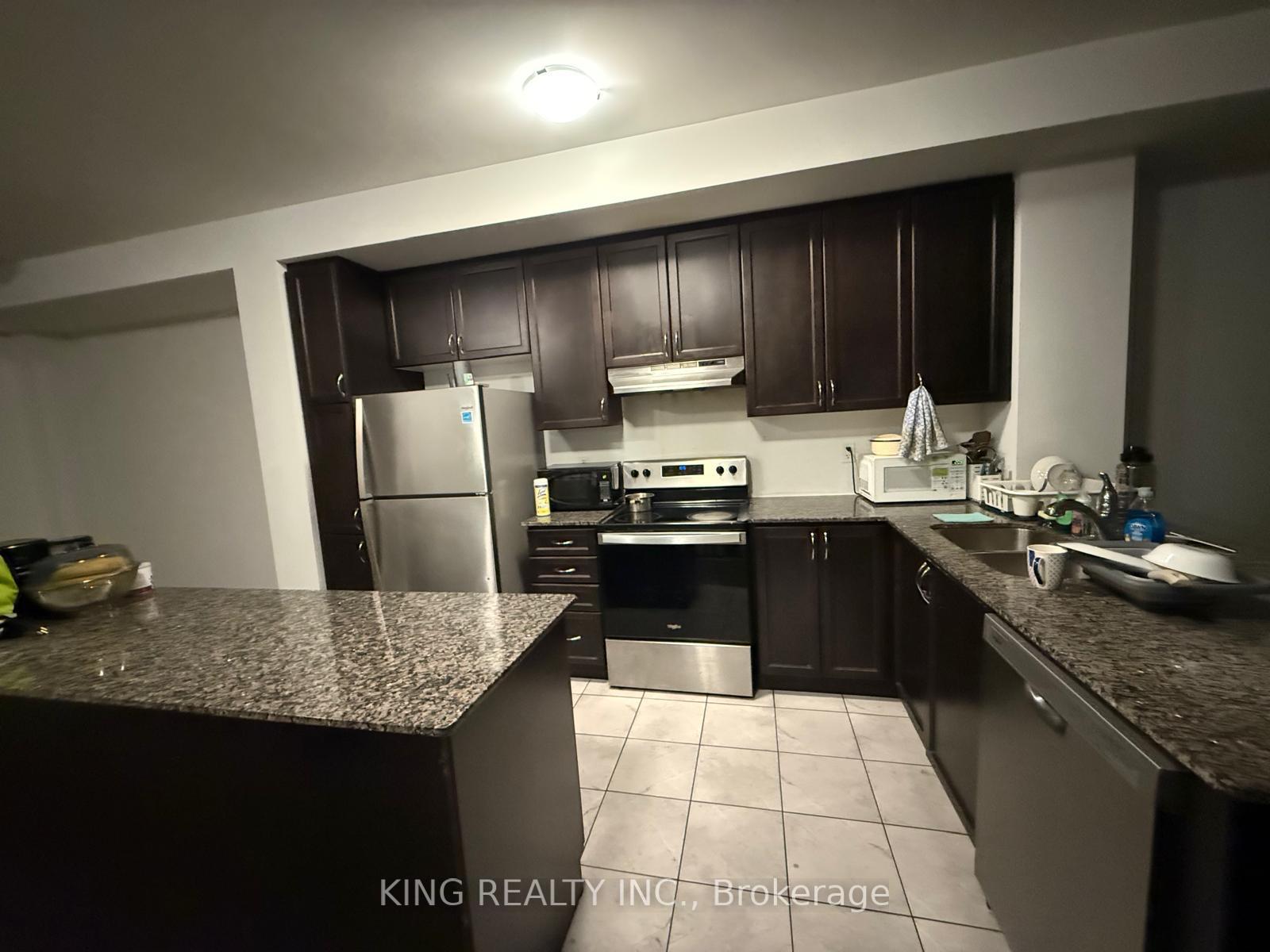 Photo 2 of 210 Keppel Circle, Brampton, Northwest Brampton — HOMEH