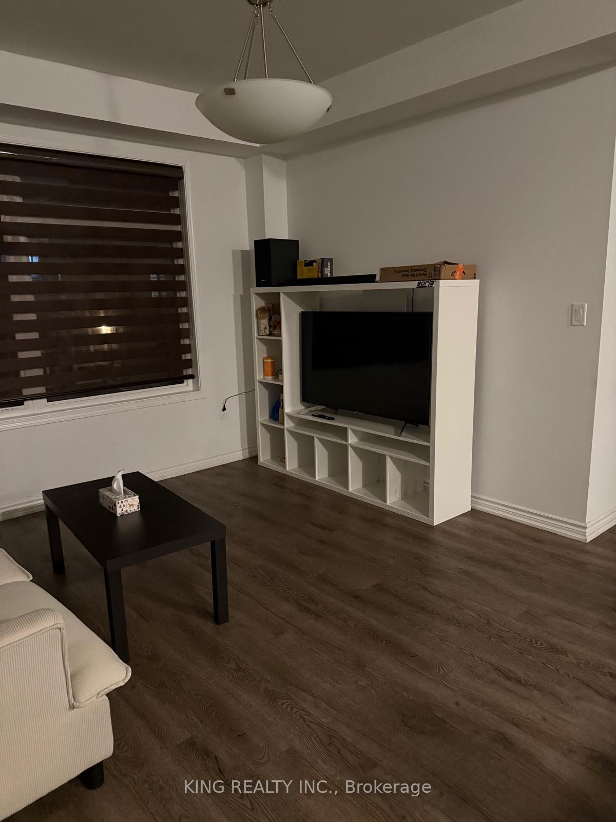 Photo 9 of 210 Keppel Circle, Brampton, Northwest Brampton — HOMEH