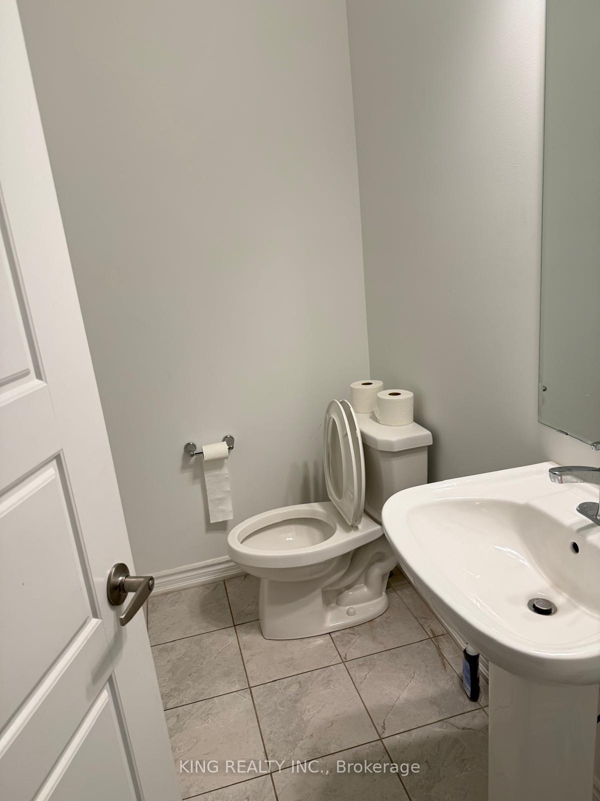 Photo 10 of 210 Keppel Circle, Brampton, Northwest Brampton — HOMEH