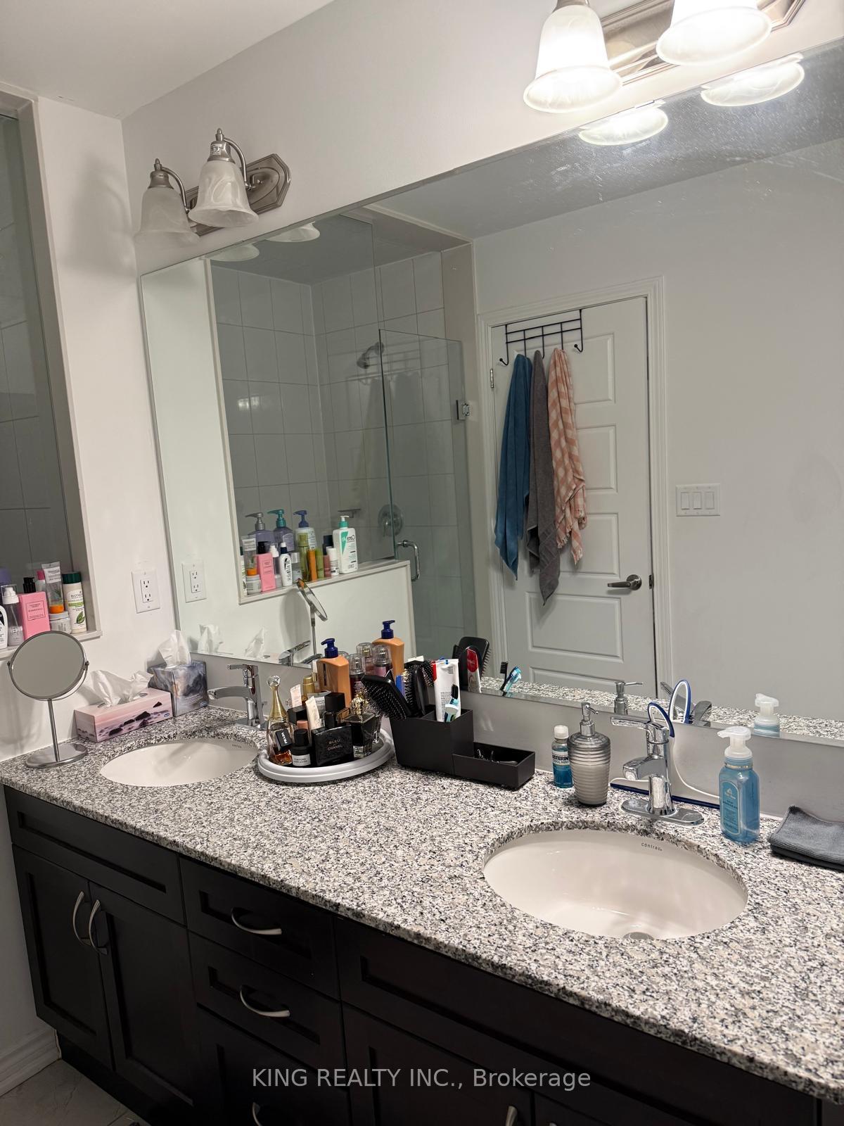 Photo 11 of 210 Keppel Circle, Brampton, Northwest Brampton — HOMEH