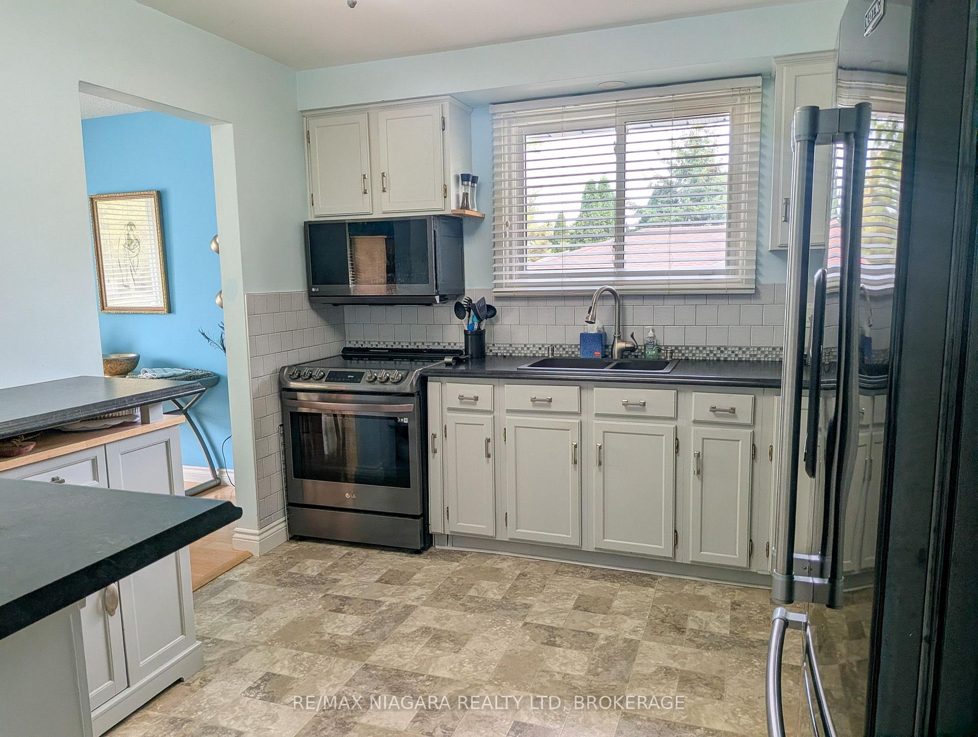 Photo 7 of 3170 Corry Crescent, Niagara Falls, Chippawa — HOMEH