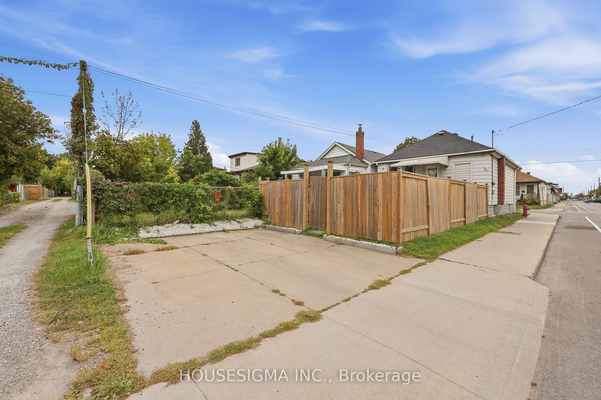 Photo 4 of 198 Weir Street N, Hamilton, Normanhurst — HOMEH