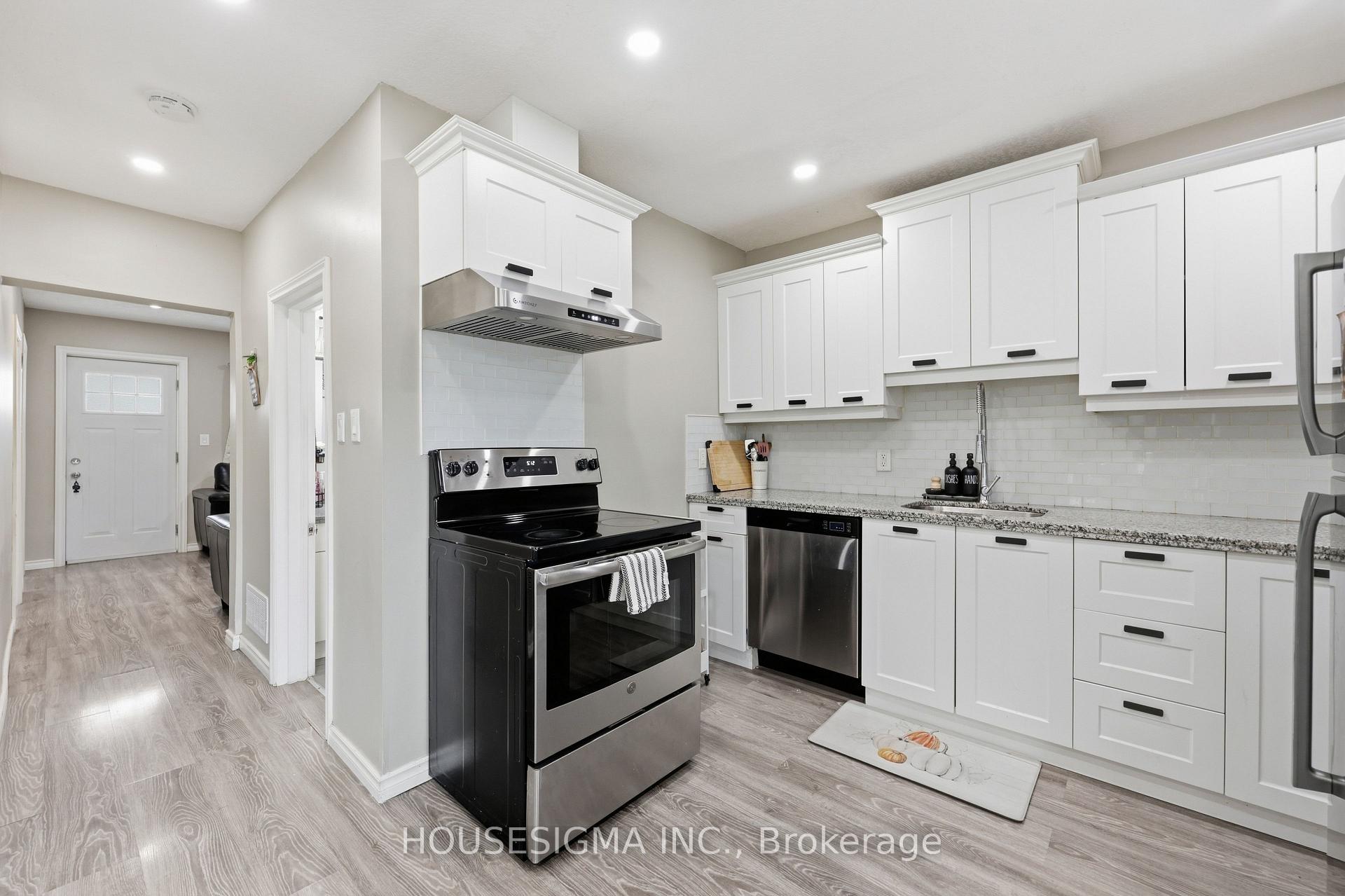 Photo 11 of 198 Weir Street N, Hamilton, Normanhurst — HOMEH