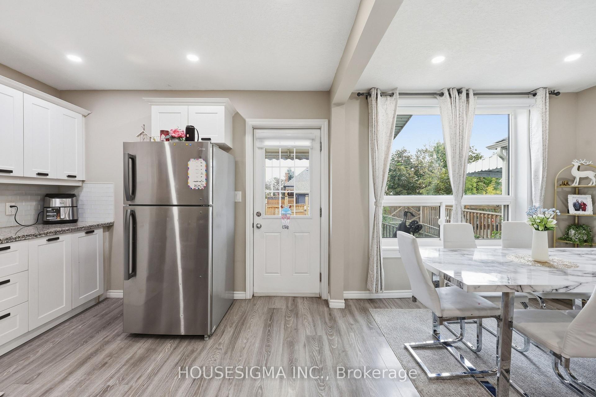 Photo 12 of 198 Weir Street N, Hamilton, Normanhurst — HOMEH