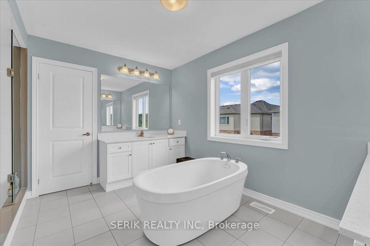Photo 31 of 51 Georgina Street, Kitchener, Huron Park — HOMEH