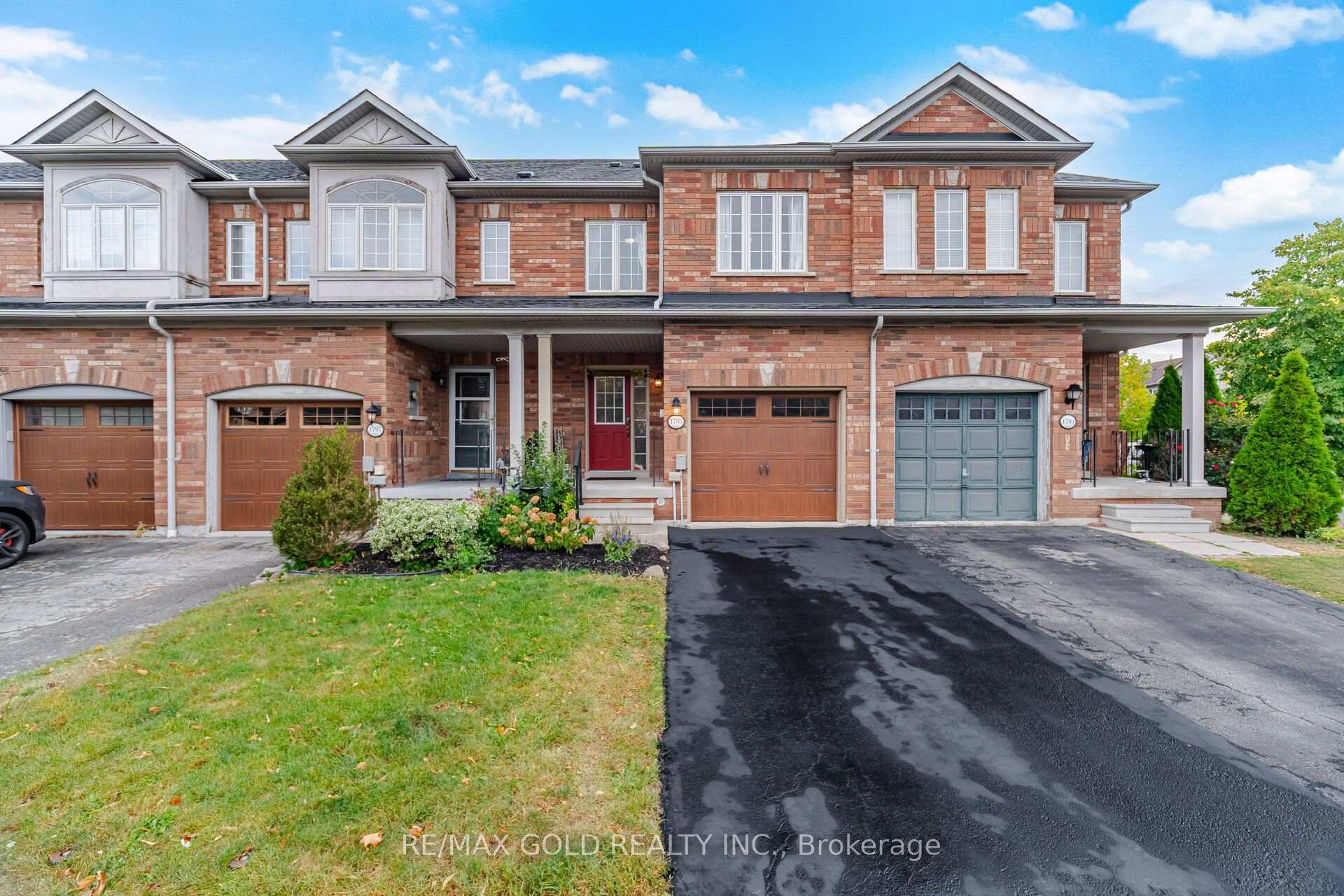 Photo 3 of 1795 Cobra Crescent, Burlington, Uptown — HOMEH