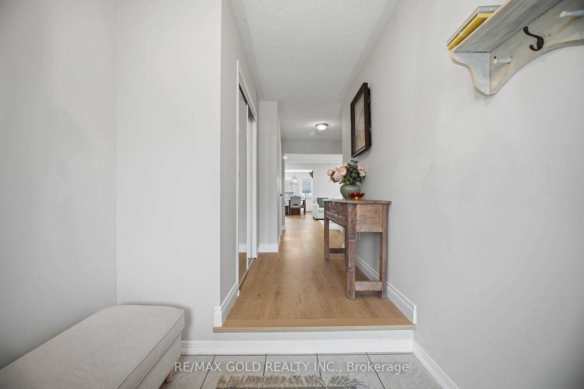 Photo 8 of 1795 Cobra Crescent, Burlington, Uptown — HOMEH