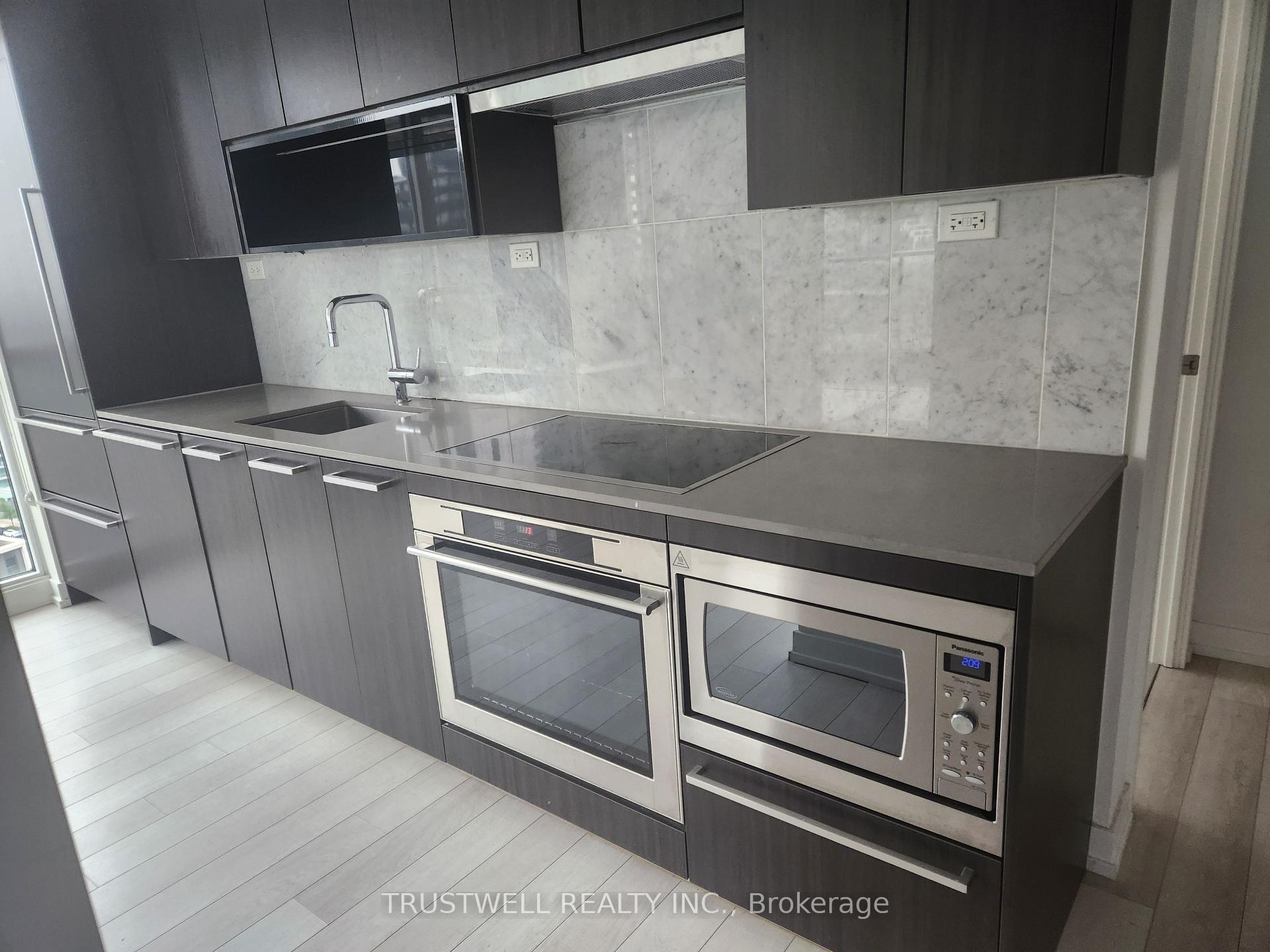 Photo 3 of Unit 1803, 115 Mcmahon Drive, North York, Bayview Village — HOMEH