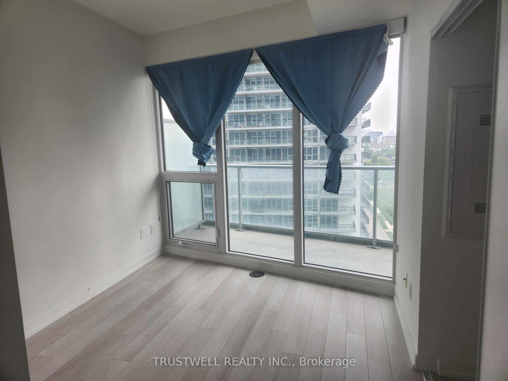 Photo 5 of Unit 1803, 115 Mcmahon Drive, North York, Bayview Village — HOMEH