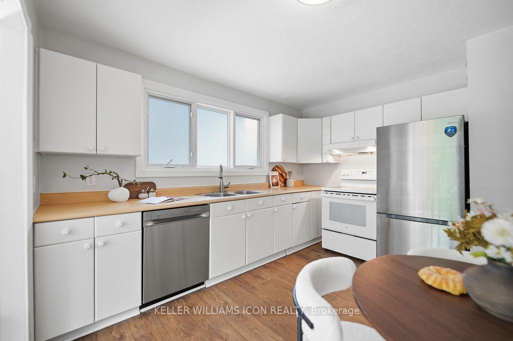 Photo 16 of 313 Savard Avenue, Ottawa, Vanier — HOMEH