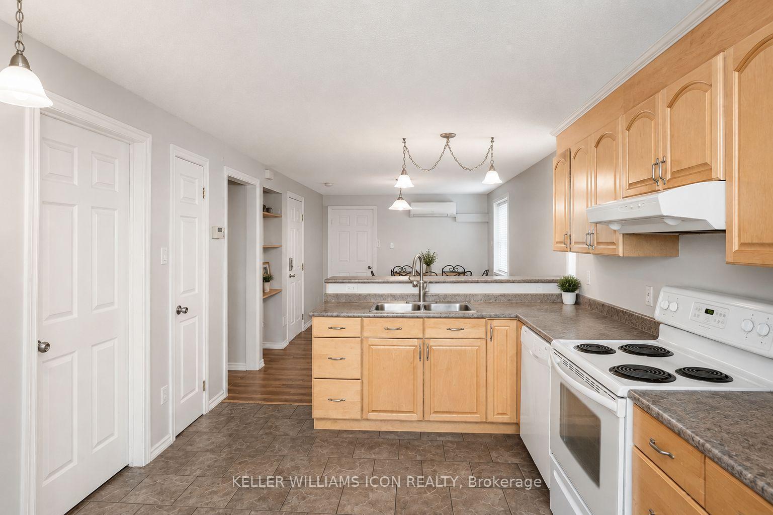 Photo 30 of 313 Savard Avenue, Ottawa, Vanier — HOMEH