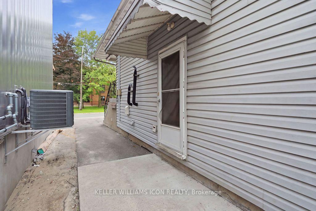 Photo 37 of 313 Savard Avenue, Ottawa, Vanier — HOMEH