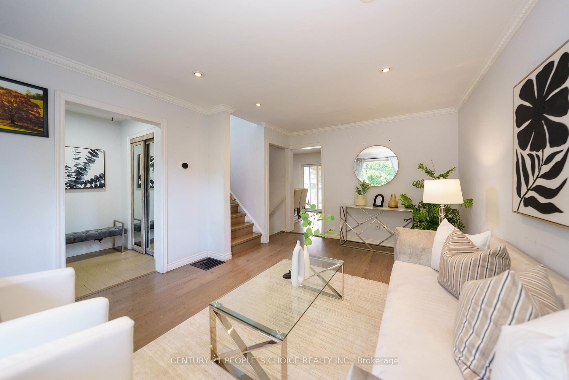 Photo 4 of 172 Hollyberry Trail, North York, Hillcrest Village — HOMEH