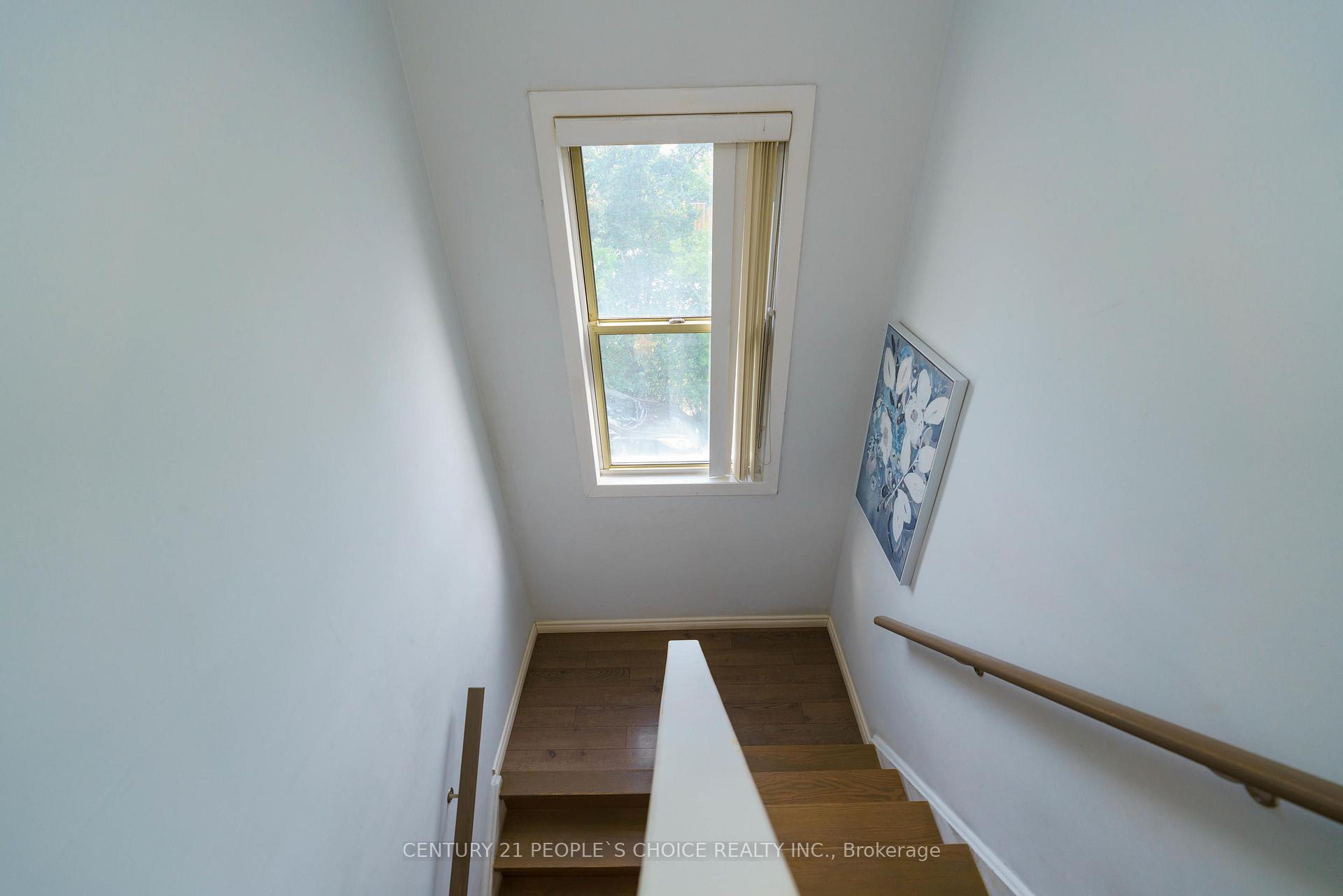 Photo 32 of 172 Hollyberry Trail, North York, Hillcrest Village — HOMEH