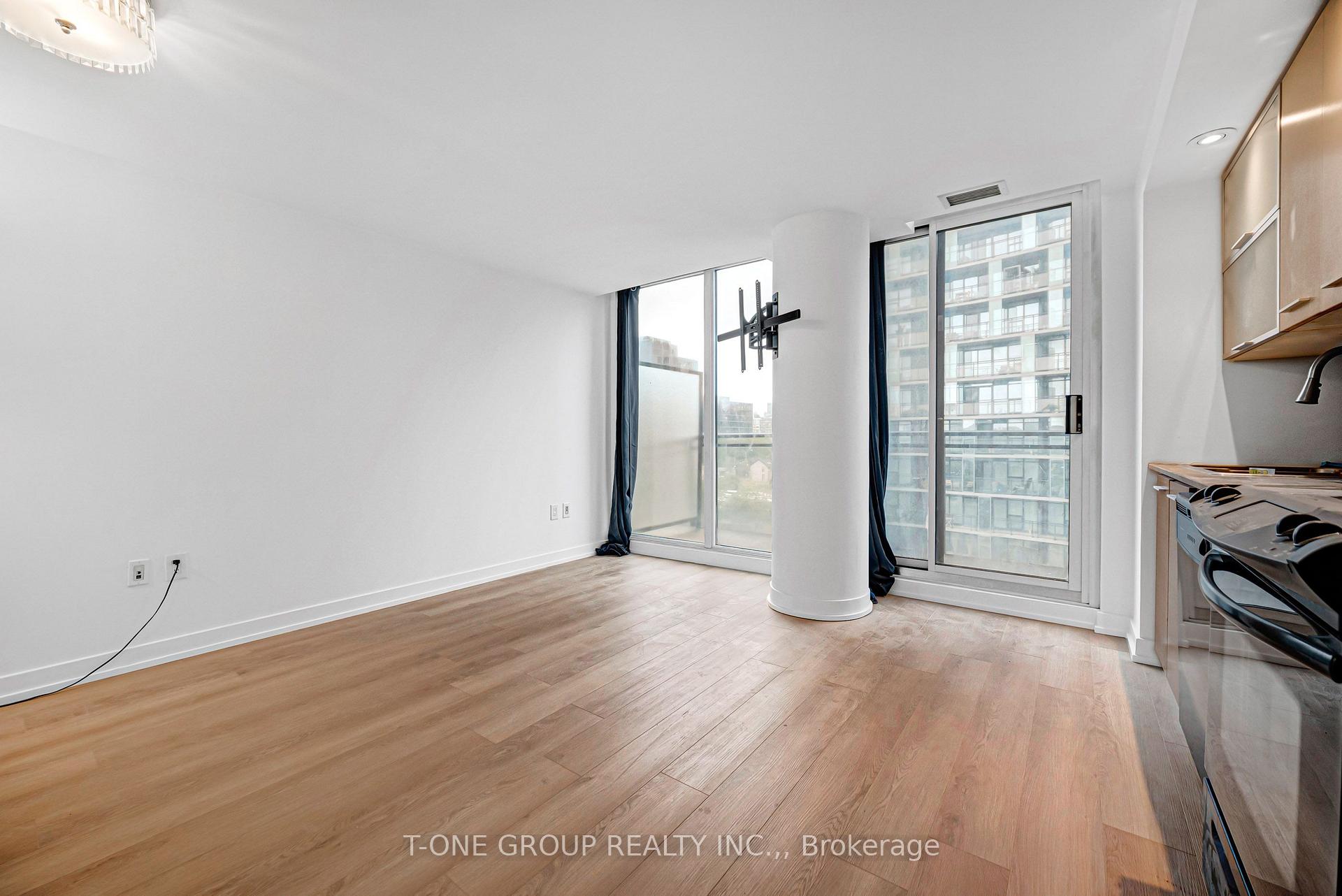 Photo 26 of Unit 738, 8 Telegram Mews, Toronto, Waterfront Communities — HOMEH