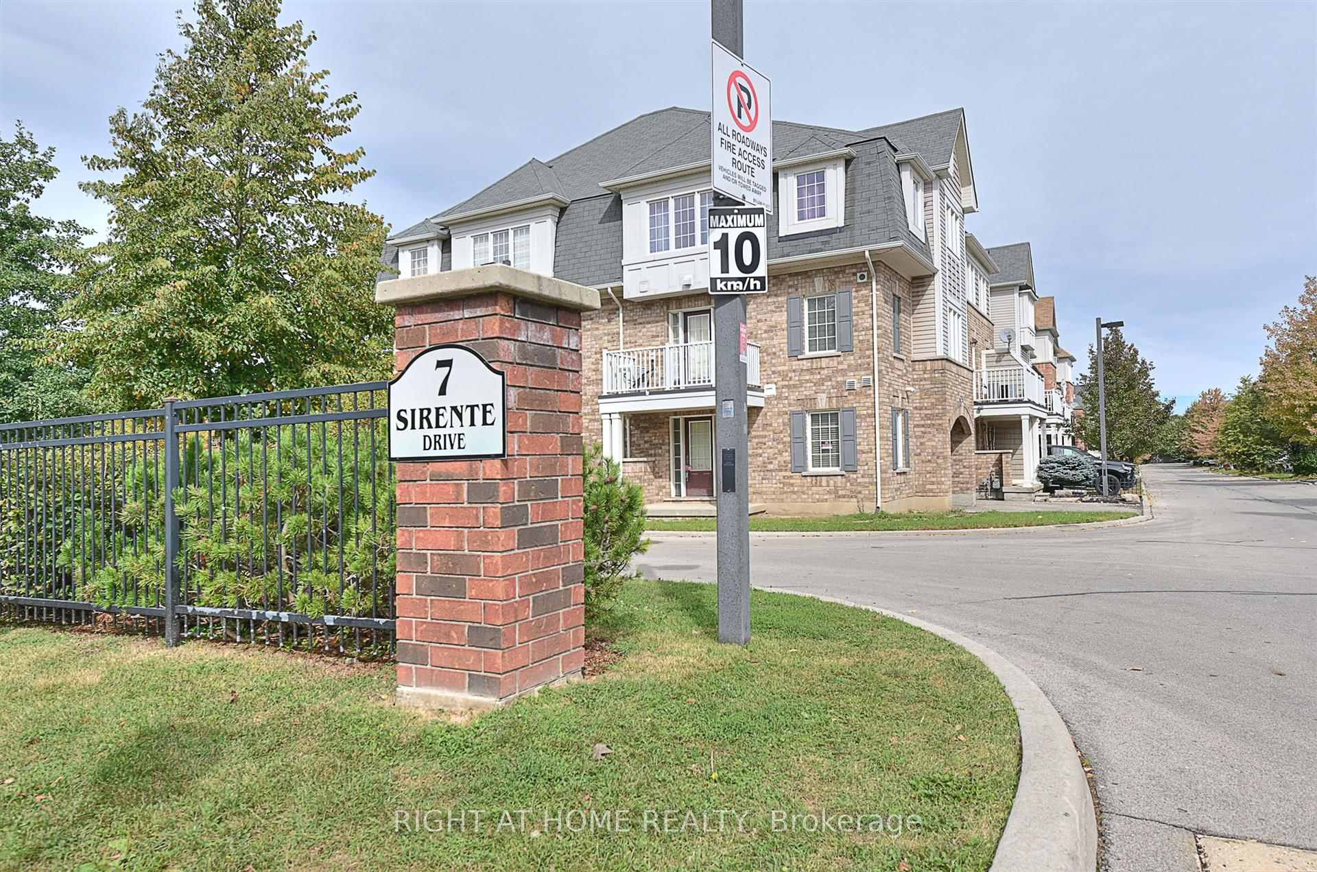 Photo 2 of Unit 34, 7 Sirente Drive, Hamilton, Crerar — HOMEH