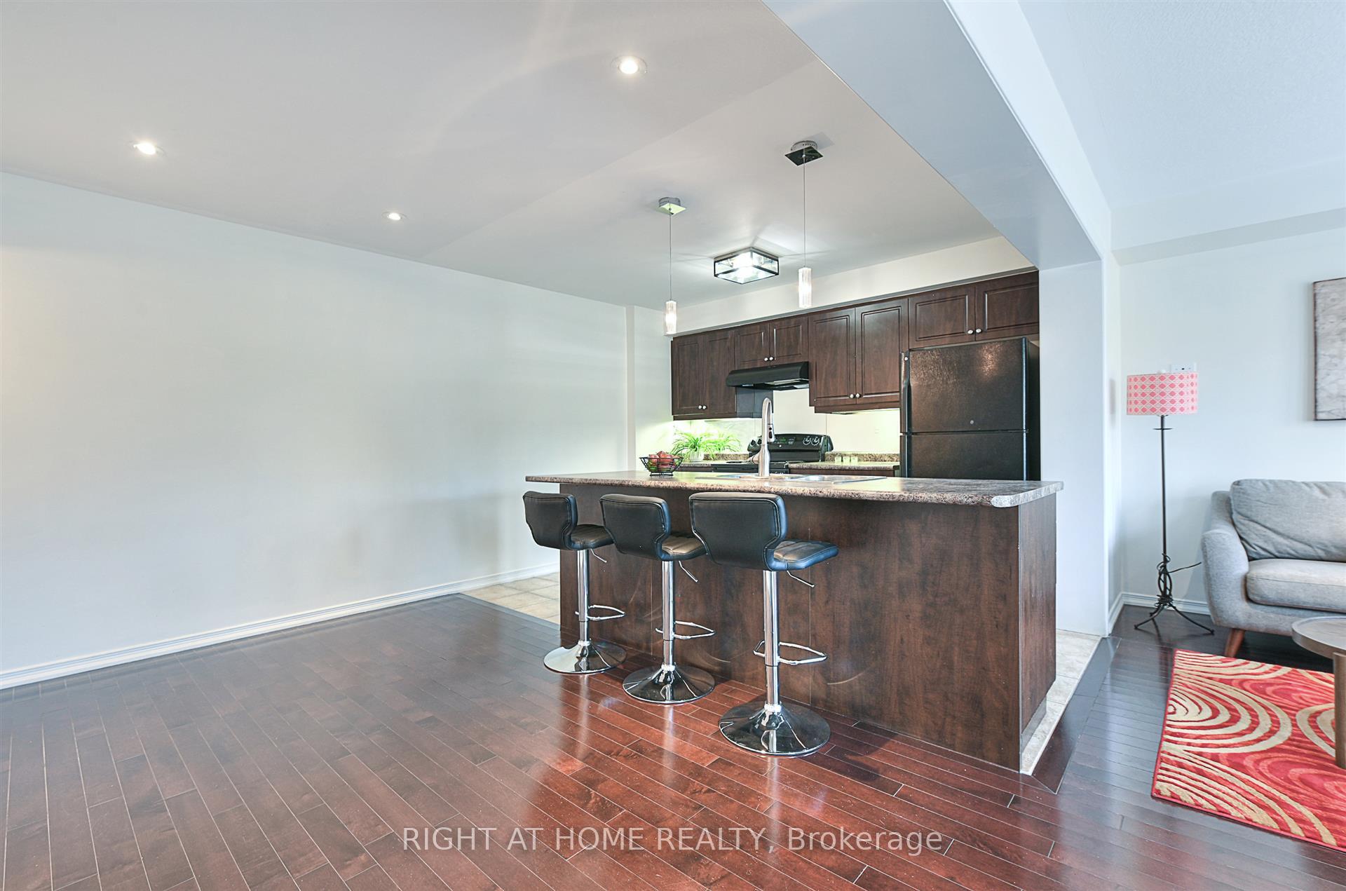 Photo 5 of Unit 34, 7 Sirente Drive, Hamilton, Crerar — HOMEH