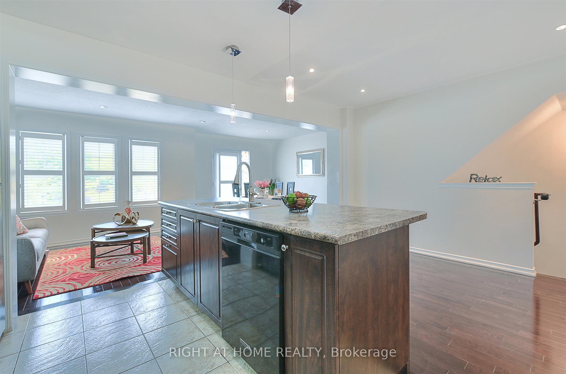 Photo 6 of Unit 34, 7 Sirente Drive, Hamilton, Crerar — HOMEH