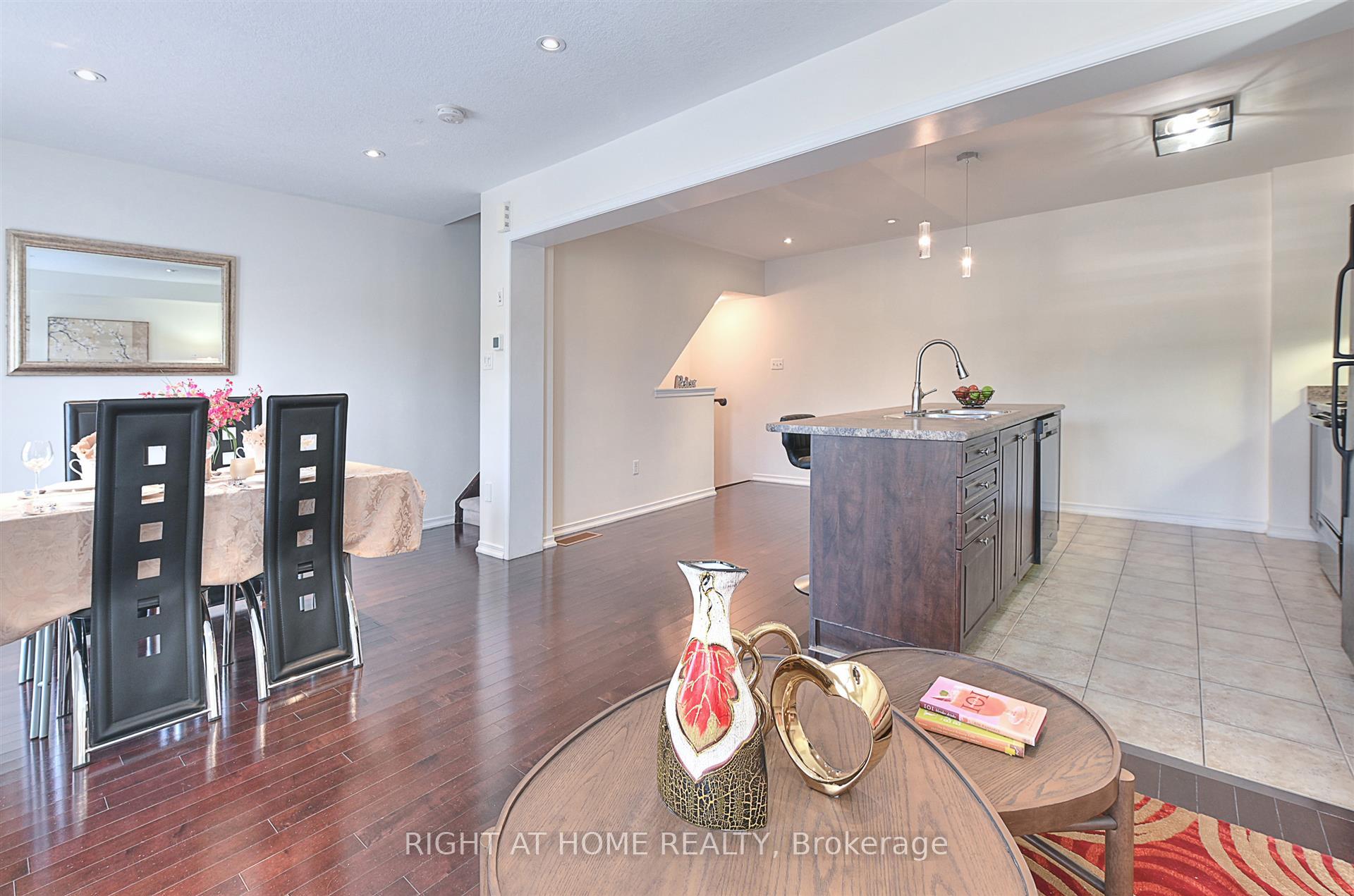 Photo 9 of Unit 34, 7 Sirente Drive, Hamilton, Crerar — HOMEH