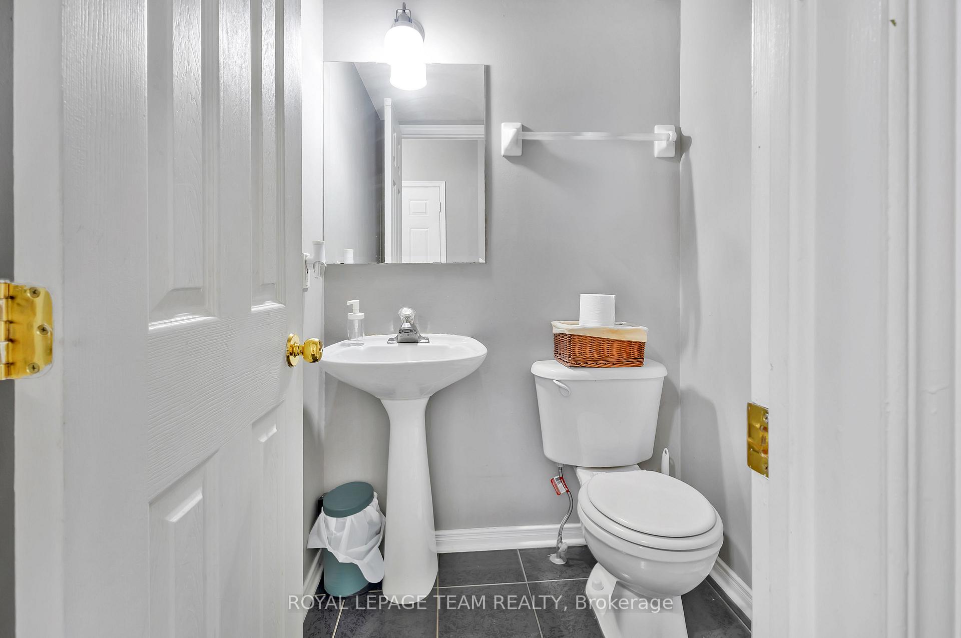 Photo 4 of 36 Saffron Court, Ottawa, Barrhaven - Longfields — HOMEH