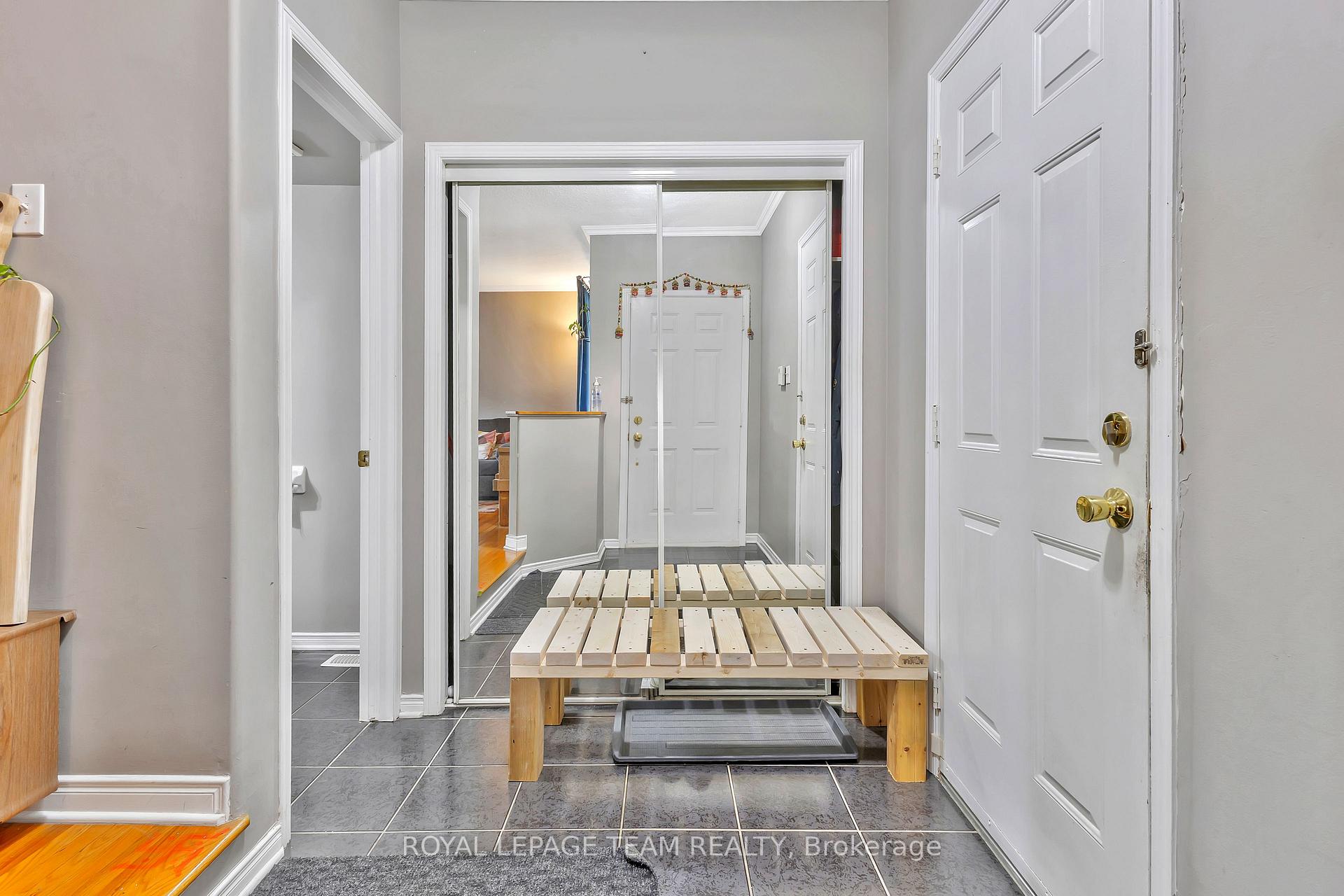 Photo 5 of 36 Saffron Court, Ottawa, Barrhaven - Longfields — HOMEH