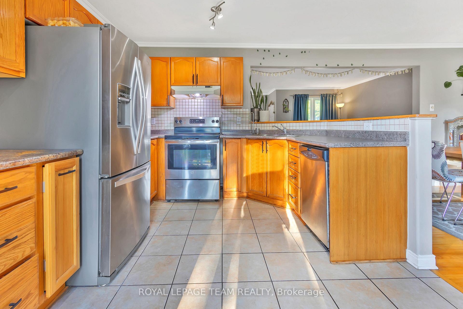 Photo 12 of 36 Saffron Court, Ottawa, Barrhaven - Longfields — HOMEH