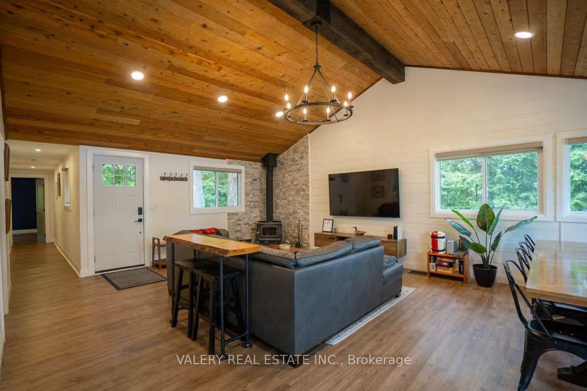 Photo 3 of 572 Mallard Circle, Selwyn — HOMEH