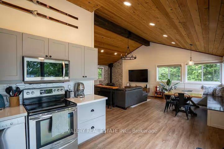 Photo 11 of 572 Mallard Circle, Selwyn — HOMEH