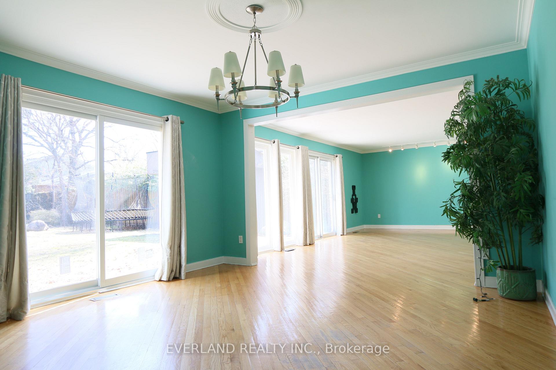 Photo 9 of 18 Silvergrove Road, North York, St. Andrew-Windfields — HOMEH