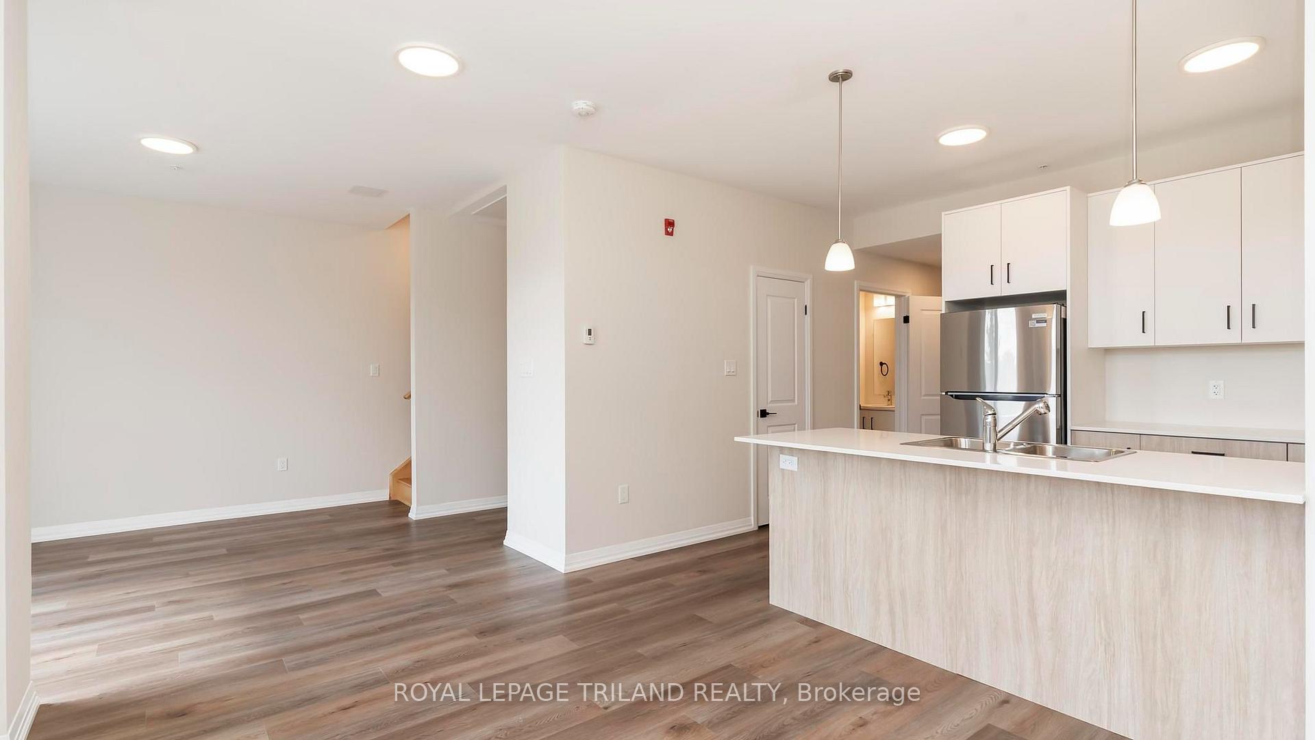 Photo 6 of Unit 101, 865 Kleinburg Drive, London, North B — HOMEH