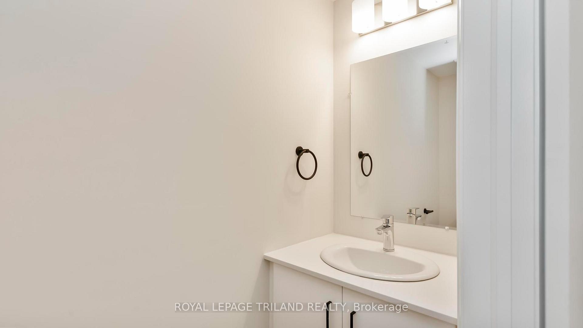 Photo 13 of Unit 101, 865 Kleinburg Drive, London, North B — HOMEH