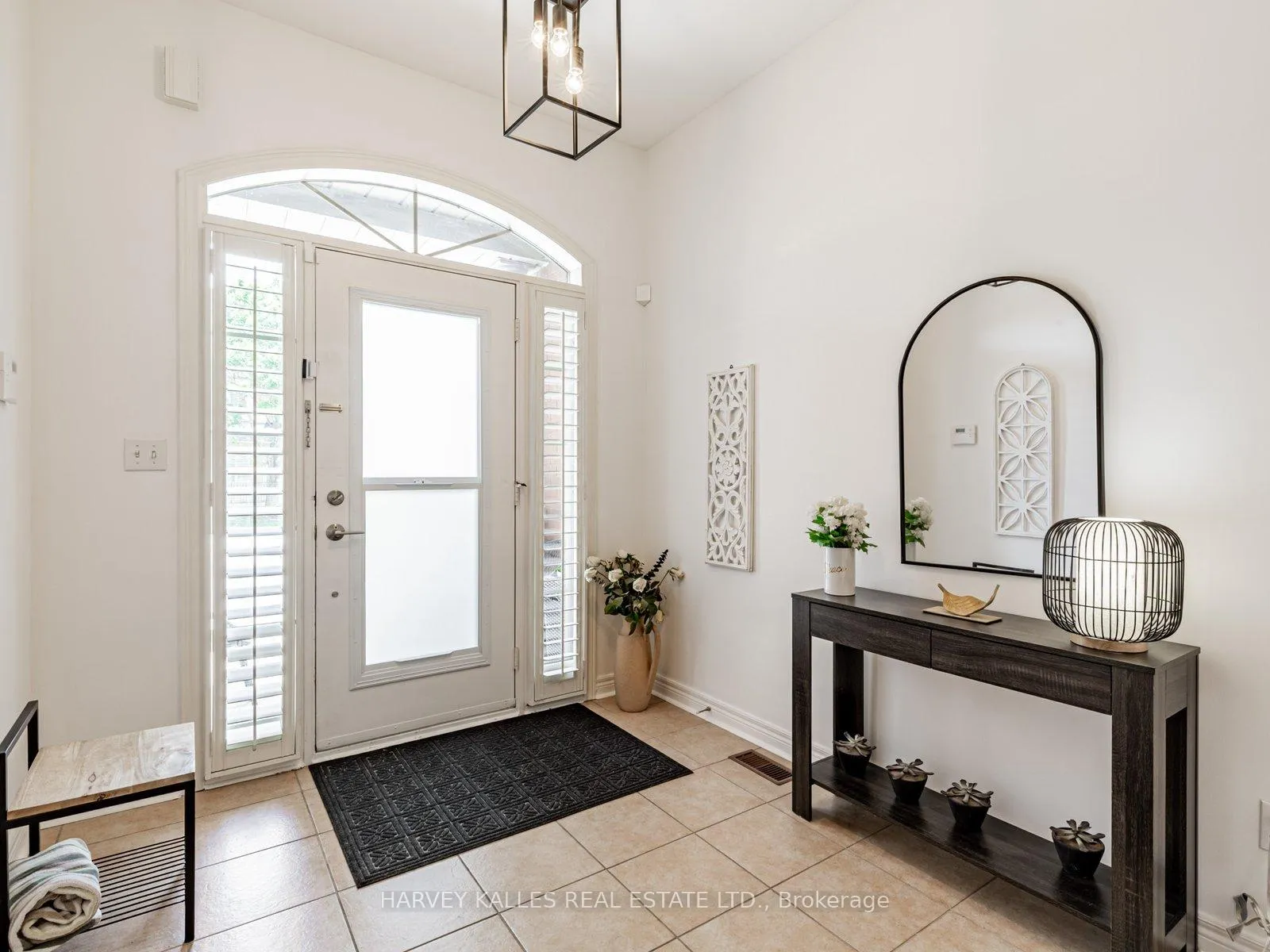 Photo 2 of 179 Kingsbridge Circle, Vaughan, Beverley Glen — HOMEH