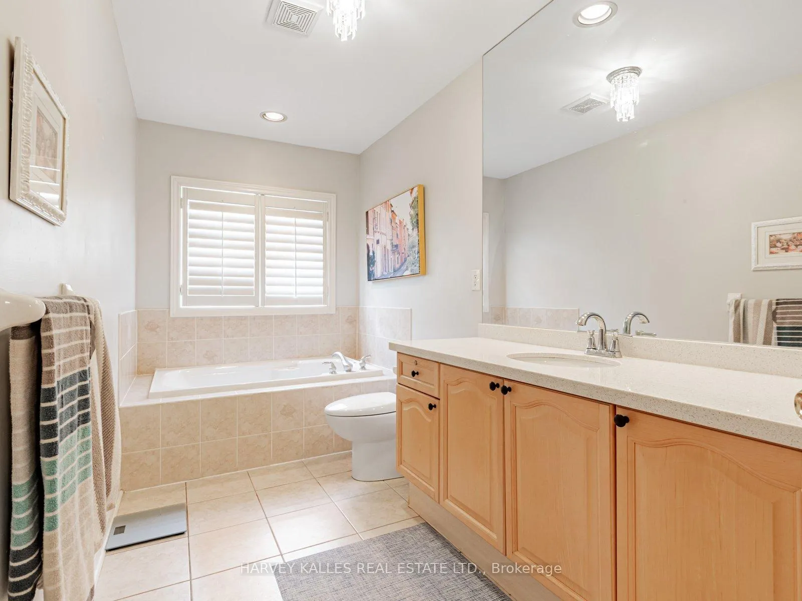 Photo 16 of 179 Kingsbridge Circle, Vaughan, Beverley Glen — HOMEH