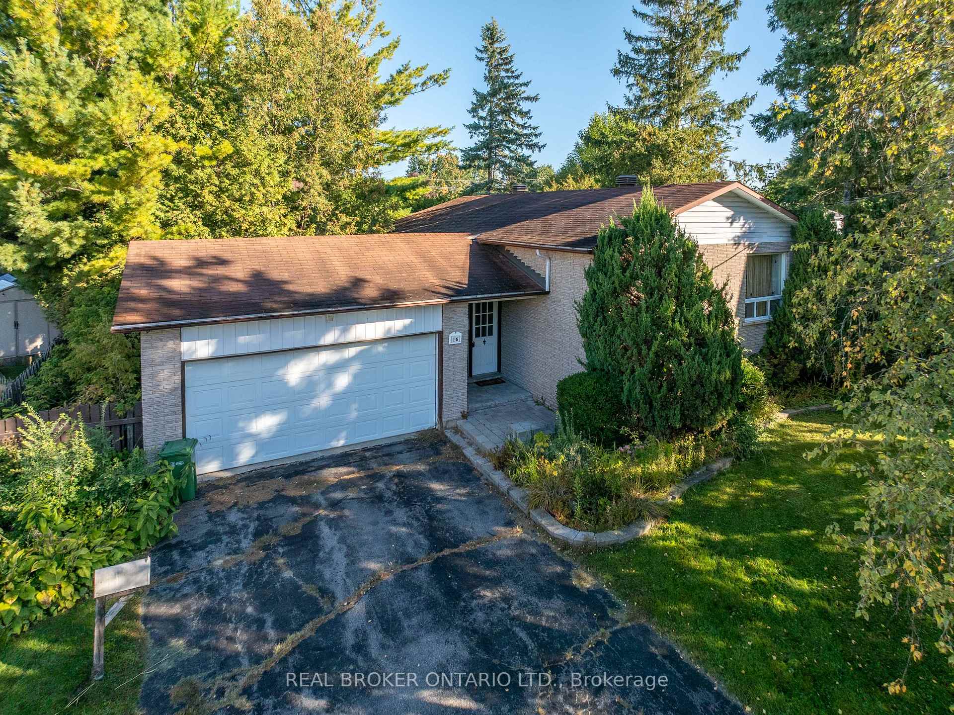 Photo of 16 Gold Crescent