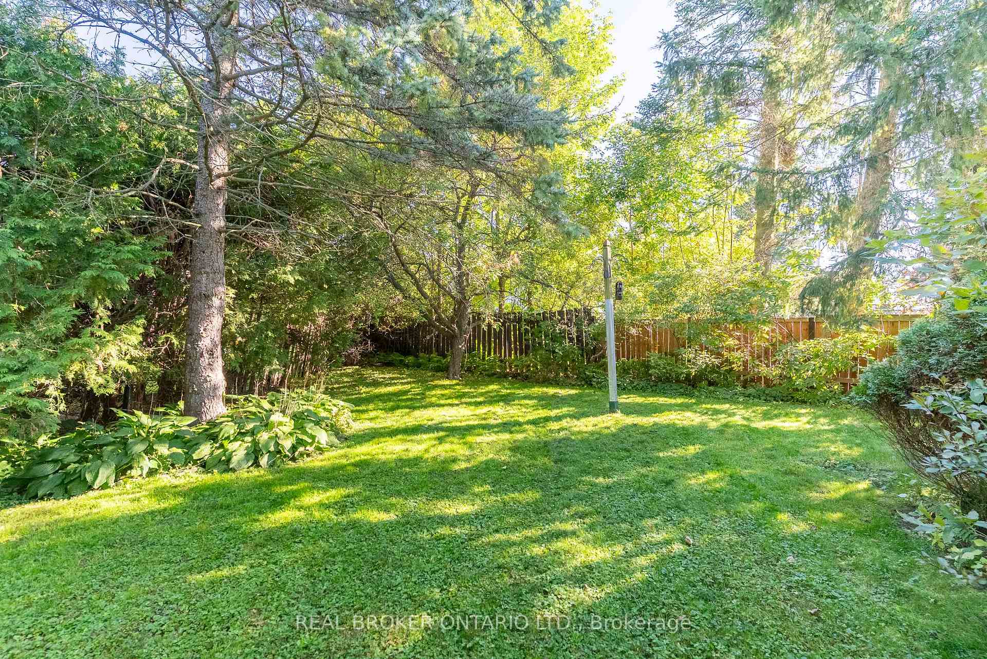 Photo 30 of 16 Gold Crescent, Russell, Village of Russell — HOMEH
