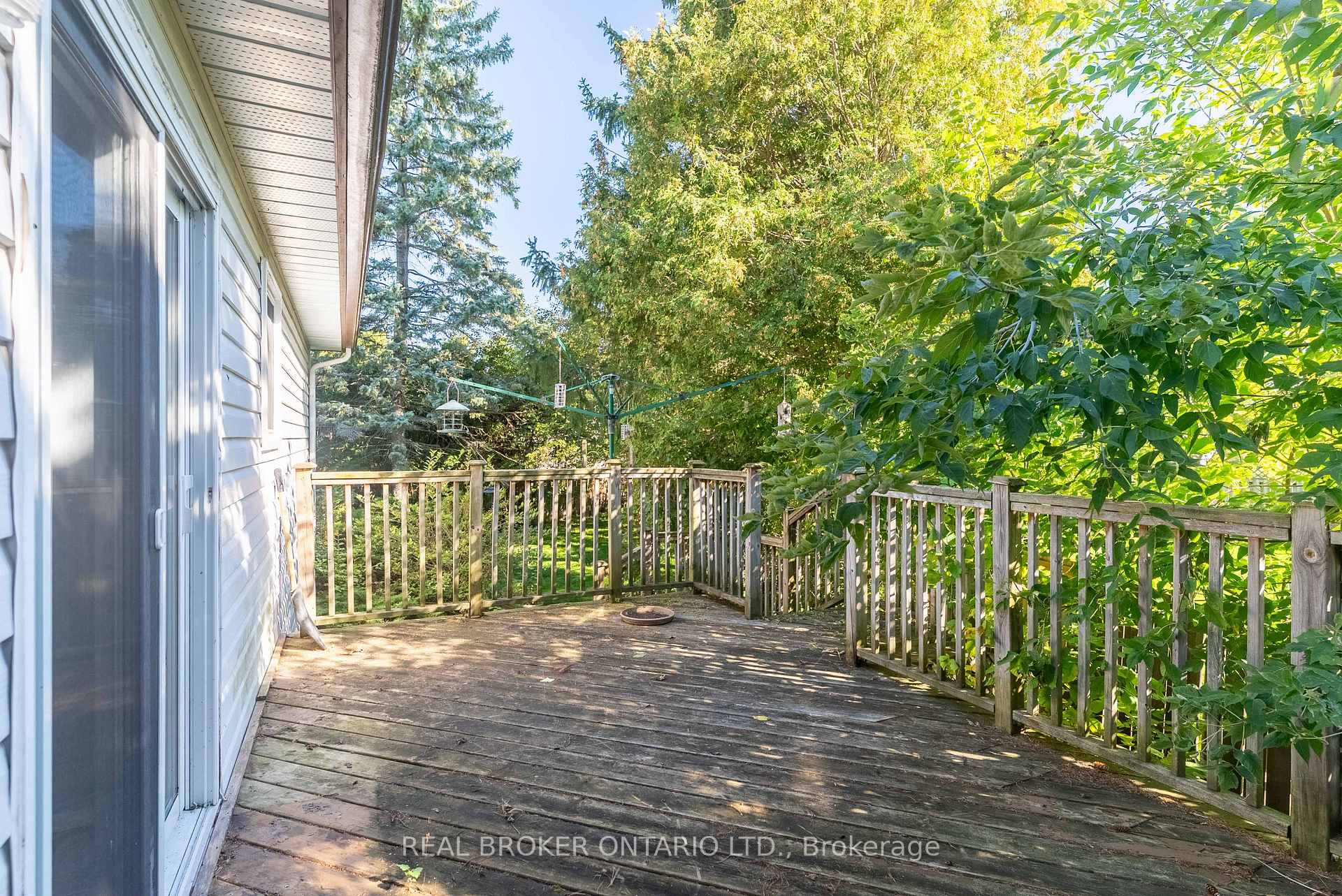 Photo 33 of 16 Gold Crescent, Russell, Village of Russell — HOMEH