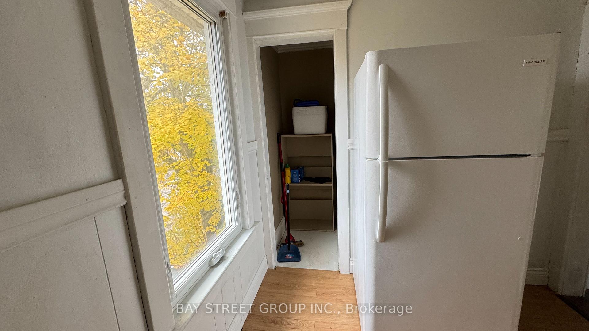 Photo 5 of Unit Upper, 5114 Mcrae Street, Niagara Falls, Cherrywood — HOMEH